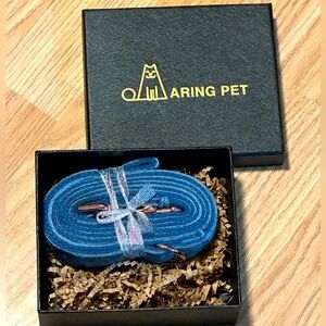 🐱Aring Pet Blue Velvet Leash w/ Bronze Hardware - New in Box